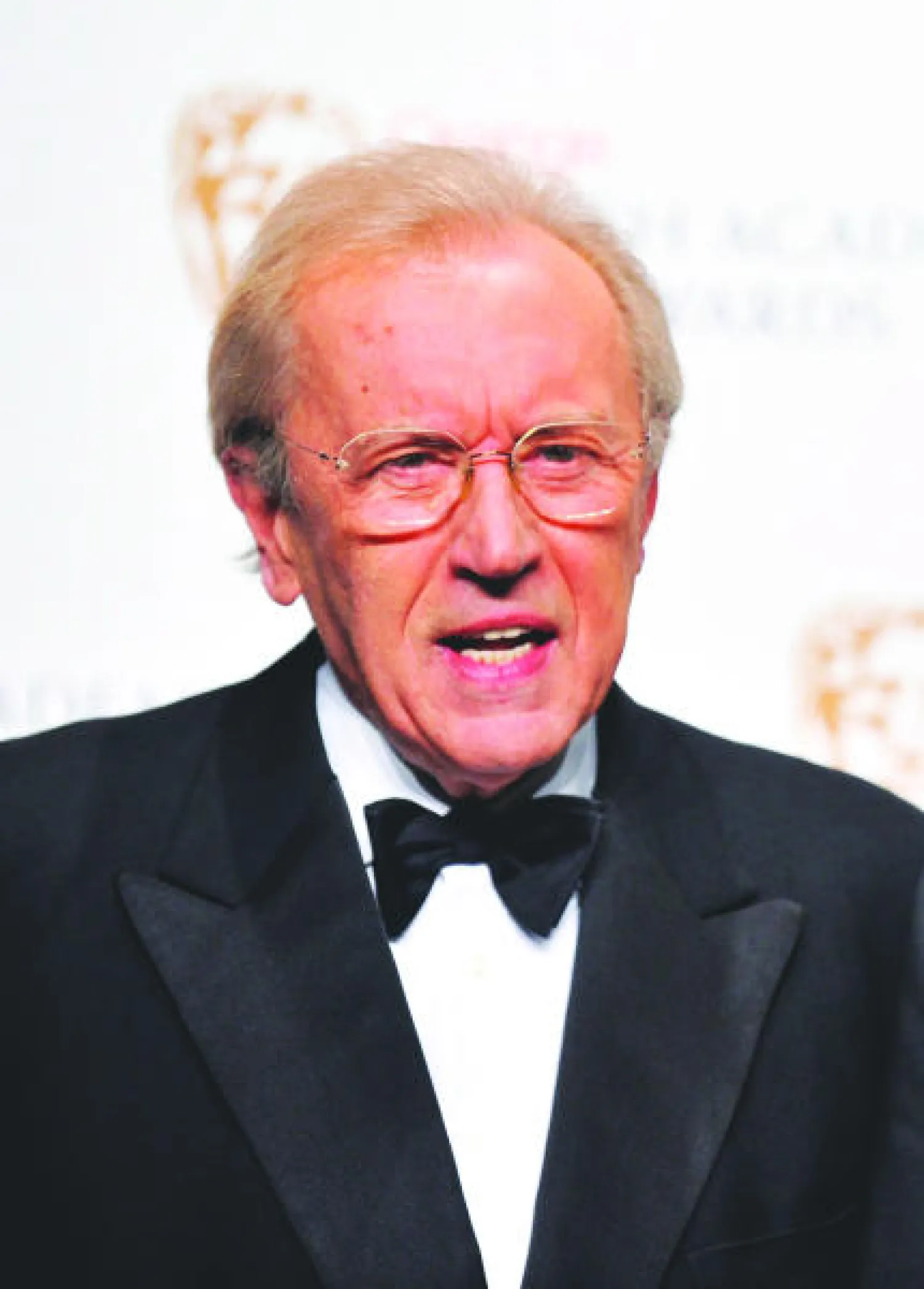 لندن: وفاة المذيع والصحافي المخضرم ديفيد فروست