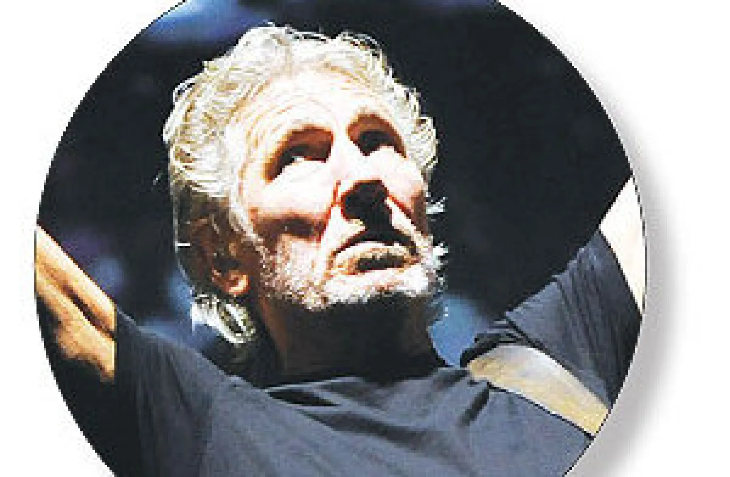 * قدم مؤسس فرقة «بينك فلويد»، الموسيقي البريطاني روجر ووترز، عرضا موسيقيا مساء الأربعاء في برلين، قدم خلاله عمله «ذا وول» (الجدار) أمام آلاف الحاضرين، منددا بالحروب والظلم والتمييز بين الناس، ومناديا بالحرية والعدالة. وألهب روجر، الذي يحتفل اليوم بعيد ميلاده السبعين، جمهور الملعب الأولمبي في برل...