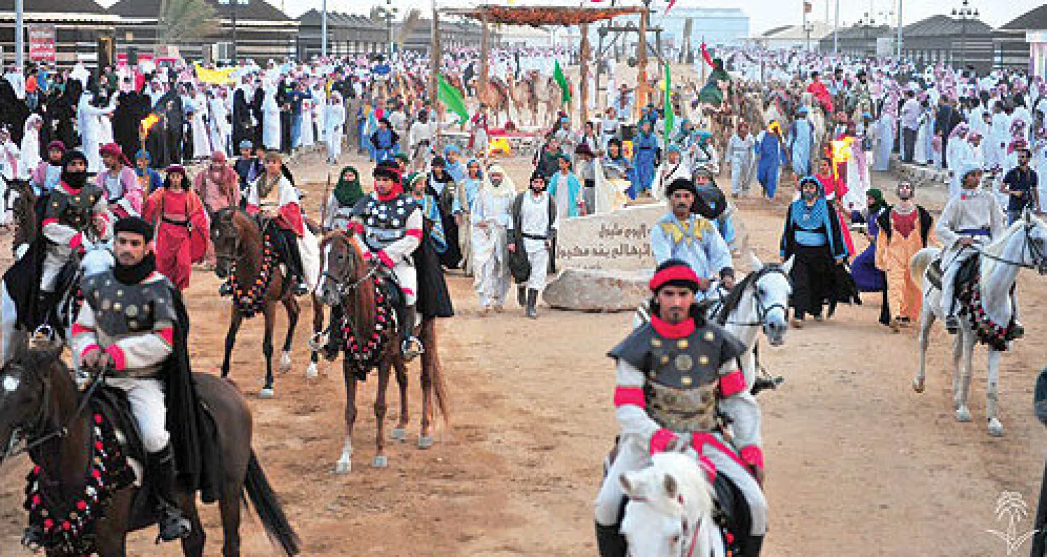 سوق عكاظ يستعيد أهم الشخصيات الشعرية العربية