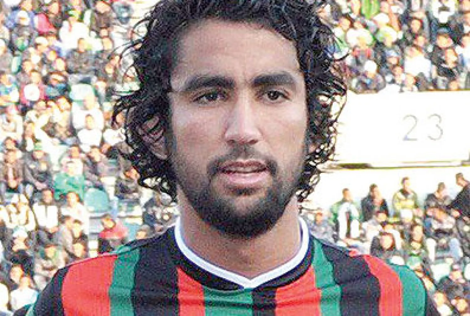 قرر الأوروغوياني دانيال كارينيو، مدرب فريق النصر، بشكل مفاجئ؛ الاستغناء عن البرازيلي باستوس في حال تمكنت الإدارة النصراوية من الحصول على توقيع لاعب في مركز المحور، حيث اتضح خلال الجولتين الماضيتين فراغ كبير في مركز المحور الدفاعي. وأشارت مصادر لـ«الشرق الأوسط» إلى إجراء إدارة النصر مفاوضات مع مح...