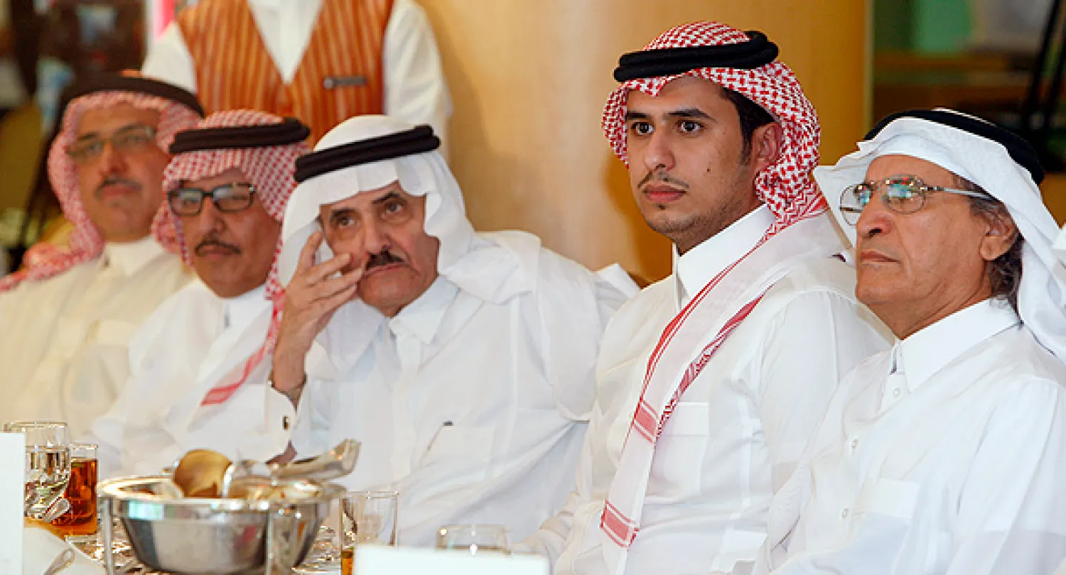 الأمير تركي بن سلمان يتوسط عثمان العمير وتركي السديري ومحمد آل الشيخ ومحمد رضا نصر الله خلال تدشين الموقع الالكتروني لـ«الشرق الأوسط» في الرياض اليوم