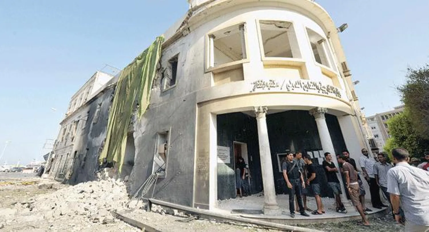 انفجار ضخم لسيارة مفخخة أمام فرع الخارجية الليبية في بنغازي