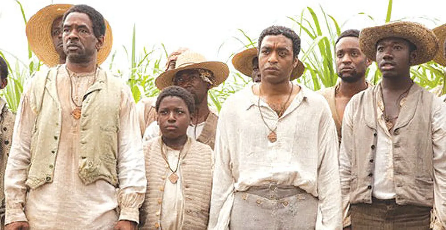 اثنا عشر سنة عبدا