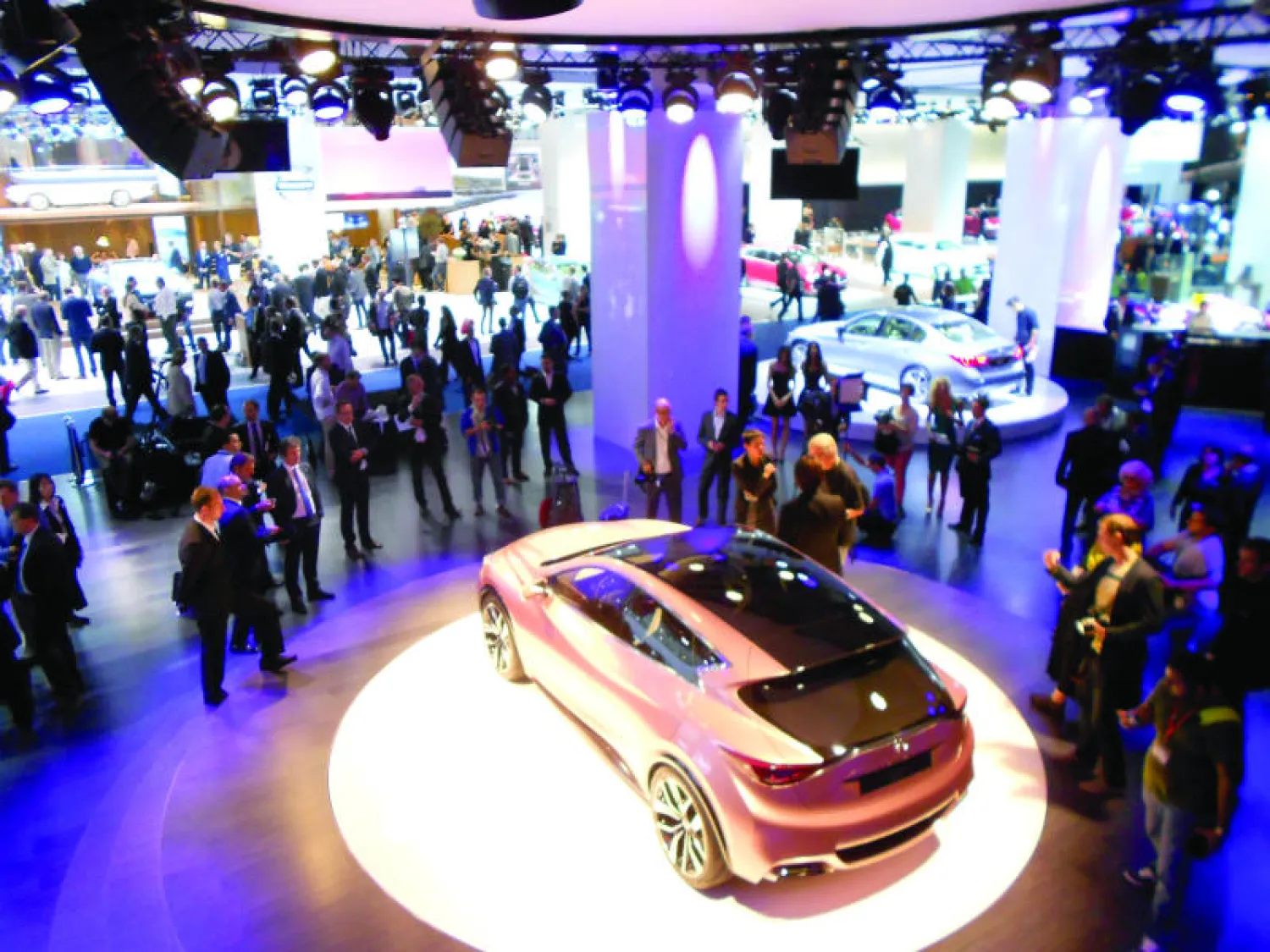 معرض فرانكفورت 2013.. نافذة على مستقبل الصناعة.. وعودة قوية للسيارات الرياضية بمختلف نماذجها