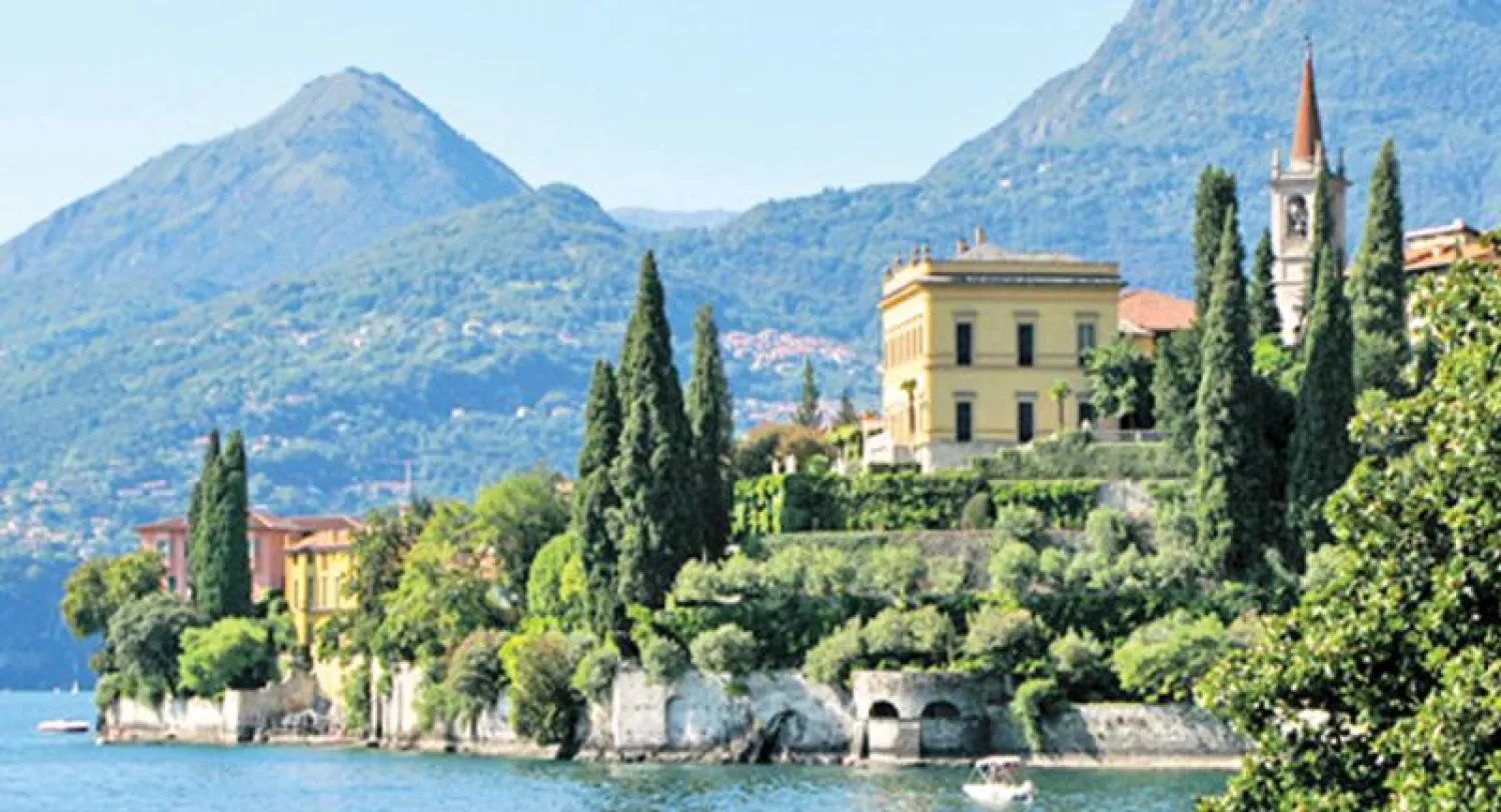 تتميز منطقة بحيرة كومو بمناظرها الساحرة