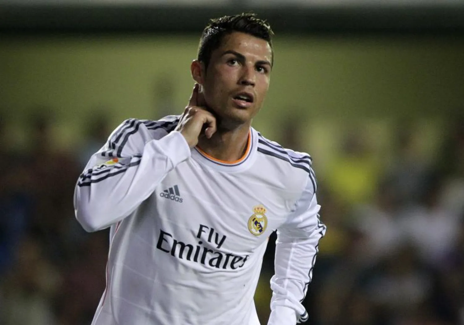 رونالدو يمدد عقده مع ريال مدريد بضعف راتب بيل