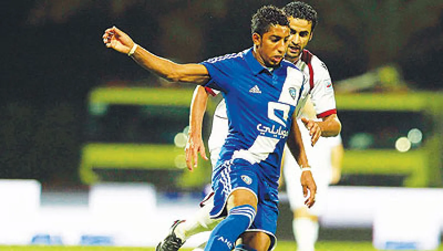 أبدى مصدر هلالي لـ«الشرق الأوسط» دهشته من إثارة موضوع عودة اللاعب سالم الدوسري ومشاركته أمام الفيصلي وربطها بالعكازين اللذين استخدمهما أثناء دخوله معسكر المنتخب، وكأن في الأمر شيئا خافيا، مشيرا إلى أن اللاعب كان يعاني بالفعل من كدمة قوية في مفصل القدم تعرض لها خلال مباراة الاتفاق في الجولة الثان...