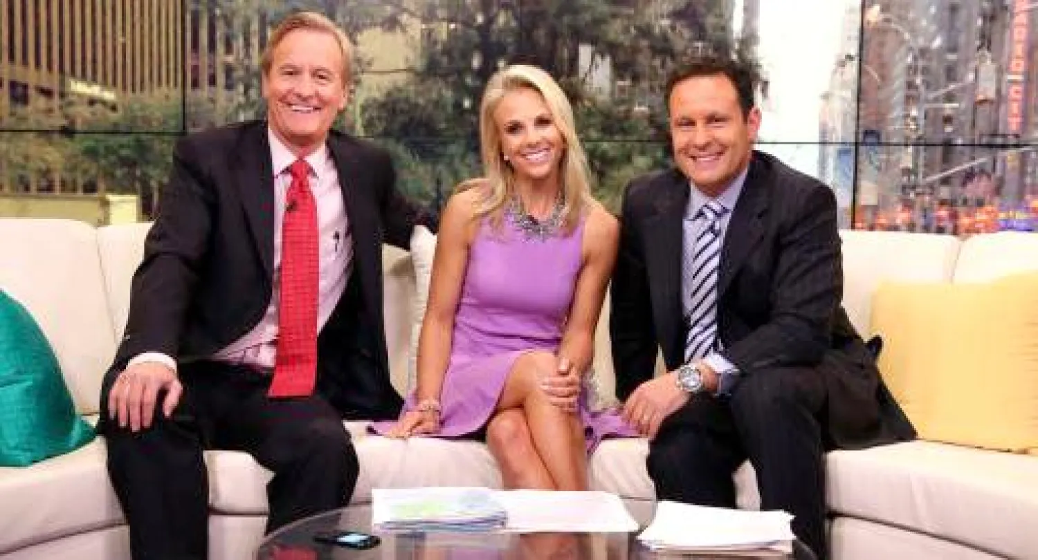 مقدمة البرامج الأميركية “إليزابيث هاسيلبيك" تنضم لعائلة البرنامج الصباحي "فوكس آند فريندز"