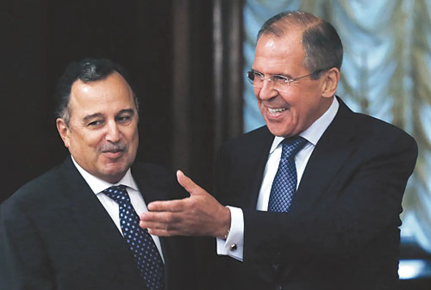 وزير الخارجية الروسي سيرغي لافروف خلال استقباله نظيره المصري نبيل فهمي في موسكو أمس (إ.ب.أ)