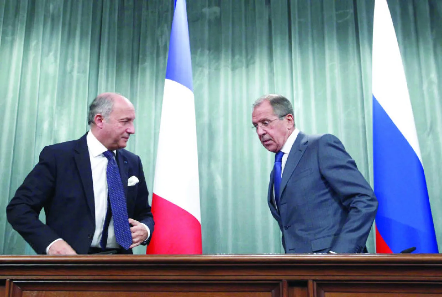 وزير الخارجية الروسي سيرغي لافروف مع نظيره الفرنسي لوران فابيوس في موسكو 