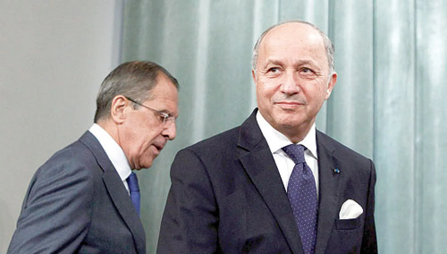 لافروف وفابيوس في مؤتمر صحافي مشترك في موسكو أمس (رويترز)