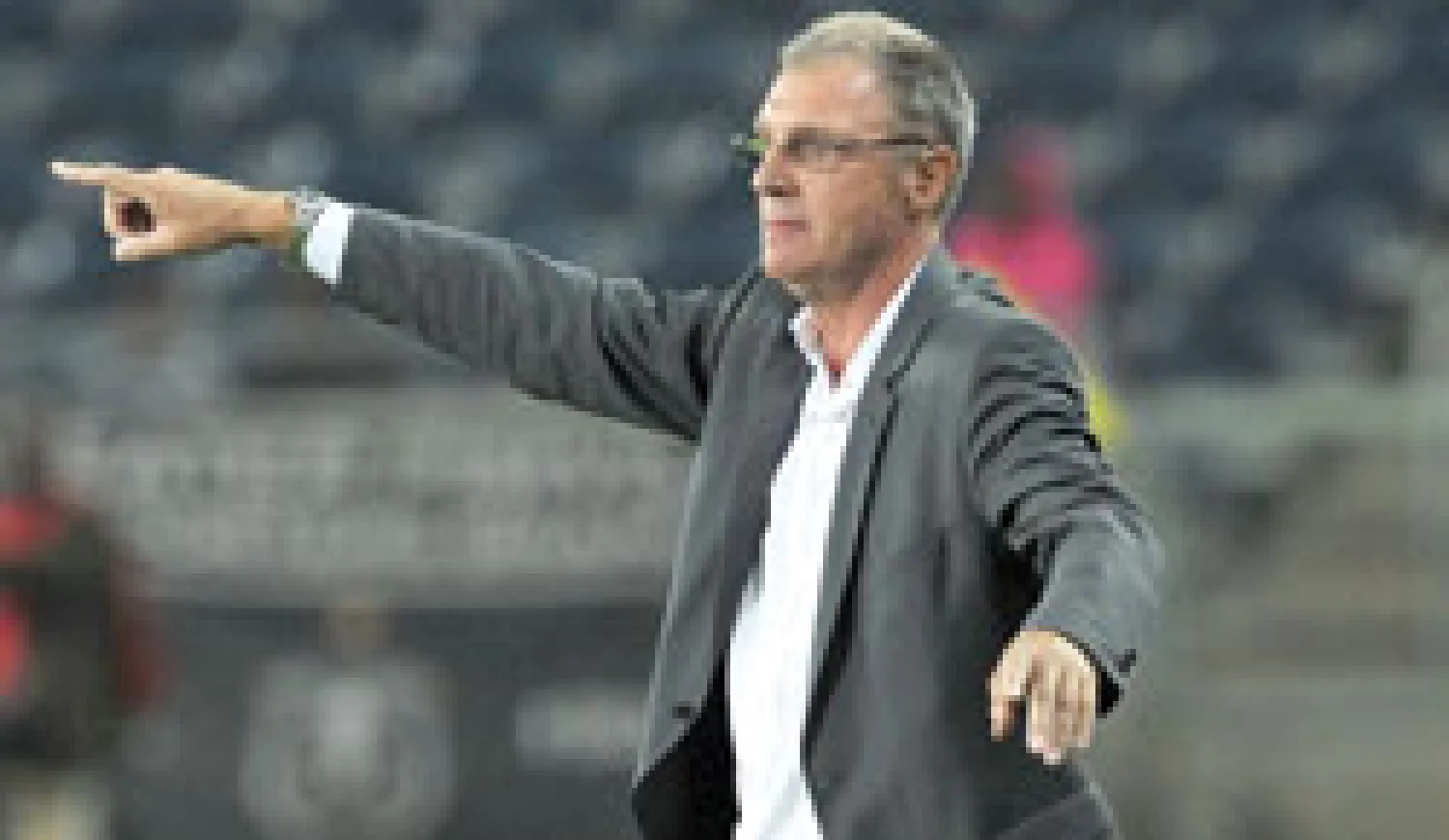 منح نادي الصفاقسي التونسي الضوء الأخضر للاتحاد التونسي لكرة القدم للاستعانة بخدمات مدربه الهولندي رود كرول خلال مباراتي نسور قرطاج ضد الكاميرون في الدور الحاسم من تصفيات قارة أفريقية المؤهلة للبرازيل 2014. وقال رئيس الصفاقسي لطفي عبد الناضر: «نعتبر مصلحة منتخب تونس أولوية بالنسبة إلينا، وبالتالي...