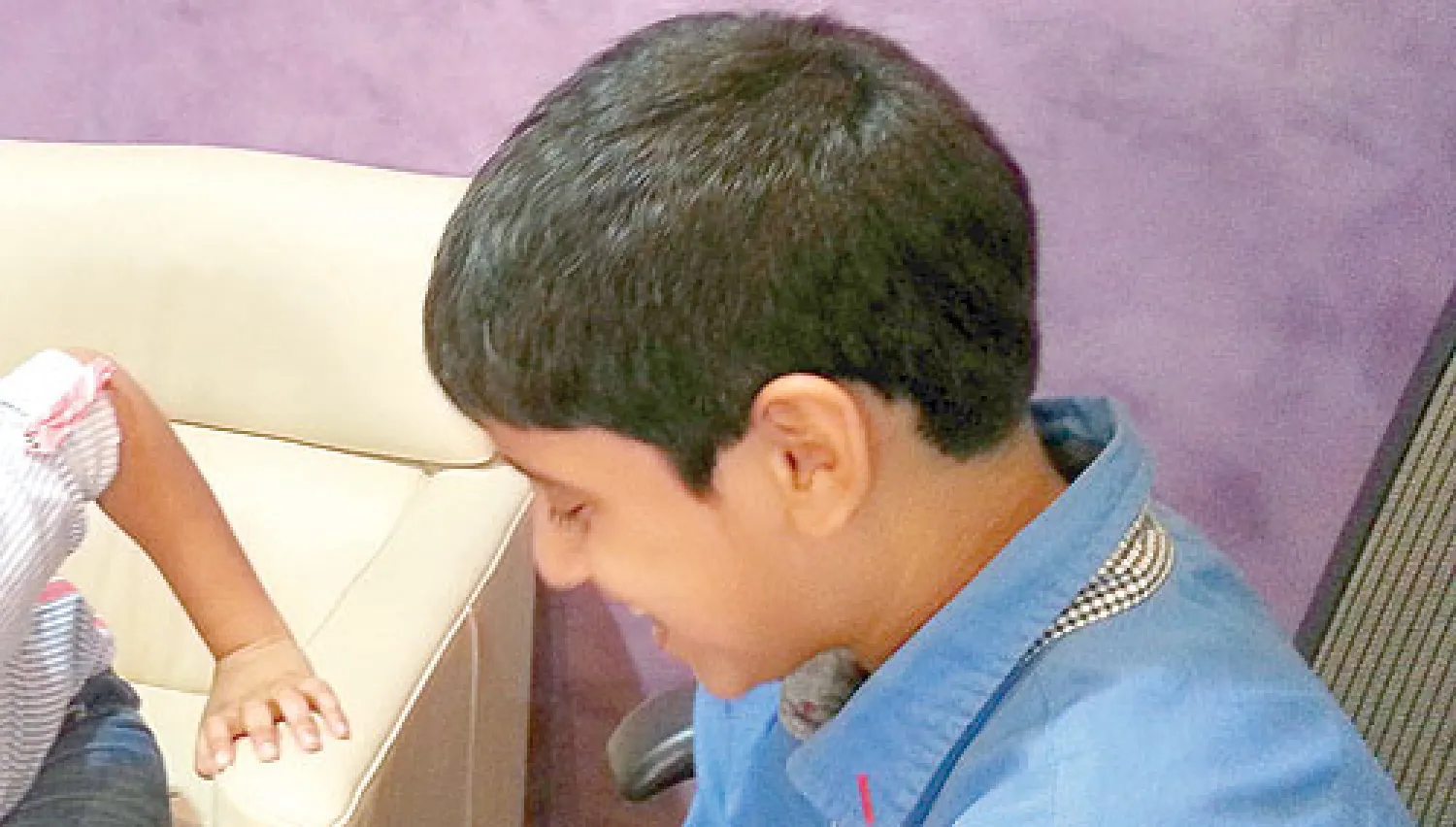 استطاعت سامية الزواوي أن تجمع لطفلها منذ ولادته وحتى بلغ عمره 12 عاما 60 ألف ريال سعودي