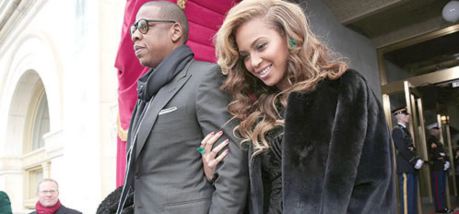 * قالت مجلة «فوربس» إن مغنية البوب بيونسيه وزوجها مغني الراب غاي زي هما الزوجان الأكثر كسبا للعام الثاني على التوالي إذ بلغت ثروتهما 95 مليون دولار. وتقدم الزوجان على عارضة الأزياء جيسيل بوندتشين وزوجها لاعب كرة القدم الأميركية توم برادي اللذين احتلا المركز الثاني في قائمة مجلة «فوربس» بعد أن بل...