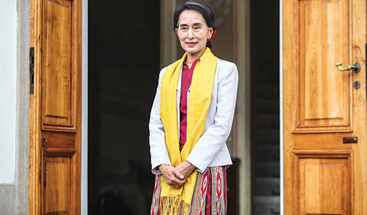 أنغ سان سو تشي زعيمة المعارضة الملقبة باسم «السيدة» (إ.ب.أ)