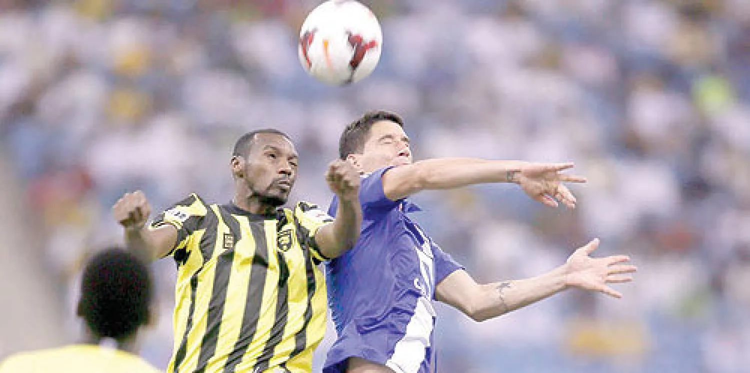 أشادت صحيفة «فوتبول» البرازيلية بالمستوى المميز الذي ظهر به مواطنها تياغو نيفيز لاعب فريق الهلال في مباراته الأخيرة أمام الاتحاد، التي انتهت بفوز كاسح للفريق الأزرق بخمسة أهداف مقابل هدفين، وكانت لنيفيز بصمة واضحة بتسجيل هدفين وصناعة هدف. وقالت «فوتبول» البرازيلية في معرض حديثها عن الكلاسيكو الس...