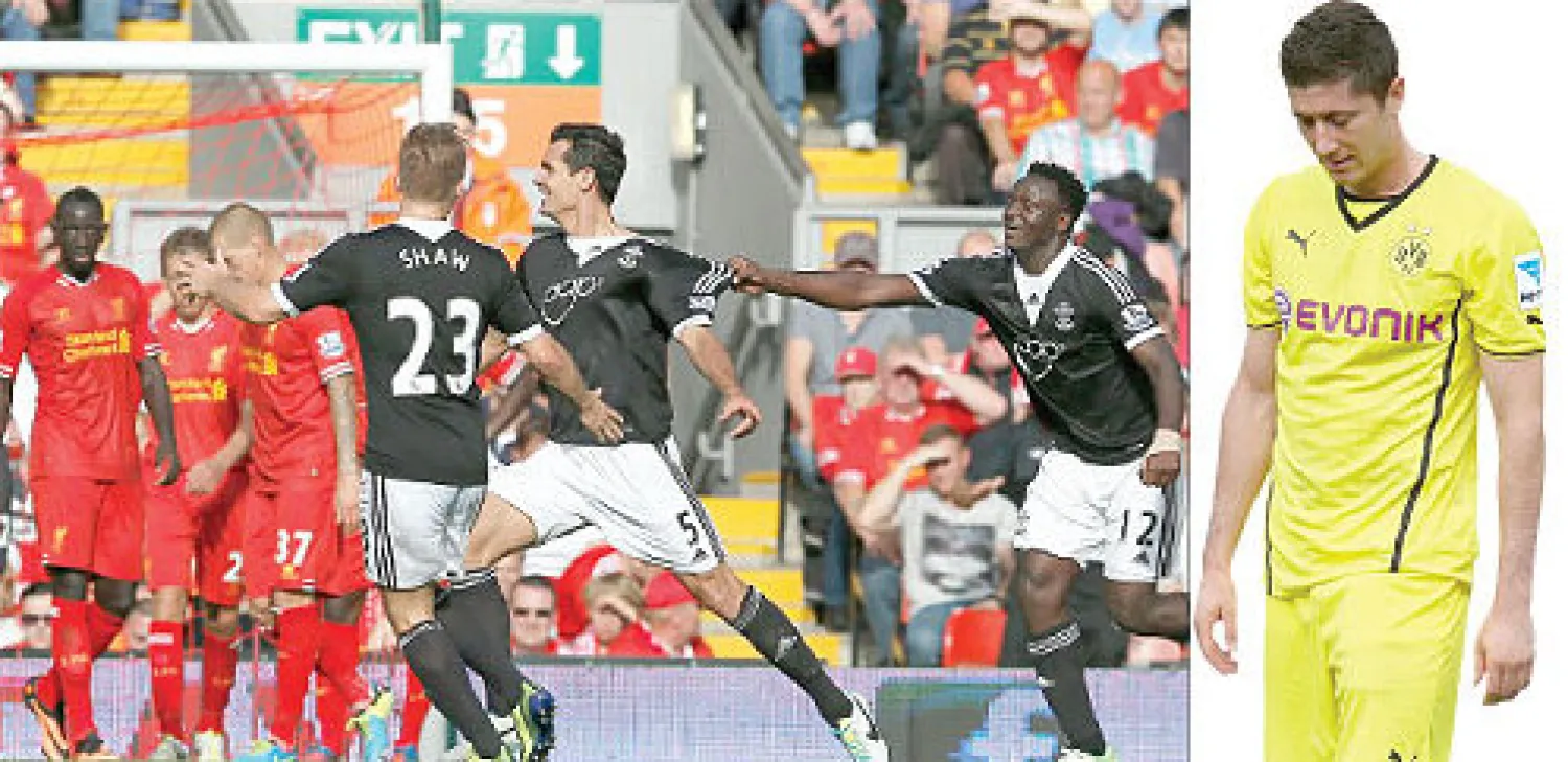 مني ليفربول المتصدر بخسارته الأولى هذا الموسم أمام ضيفه ساوثهامبتون (0 - 1) في المرحلة الخامسة من الدوري الإنجليزي لكرة القدم أمس. على ملعب «إنفيلد رود»، سيطر ليفربول على مجريات الشوط الأول، وكانت أخطر فرصه ضربة حرة للقائد ستيفن جيرارد صدها ببراعة الحارس البولندي آرتور بوروتس. وفاجأ الكرواتي ديا...