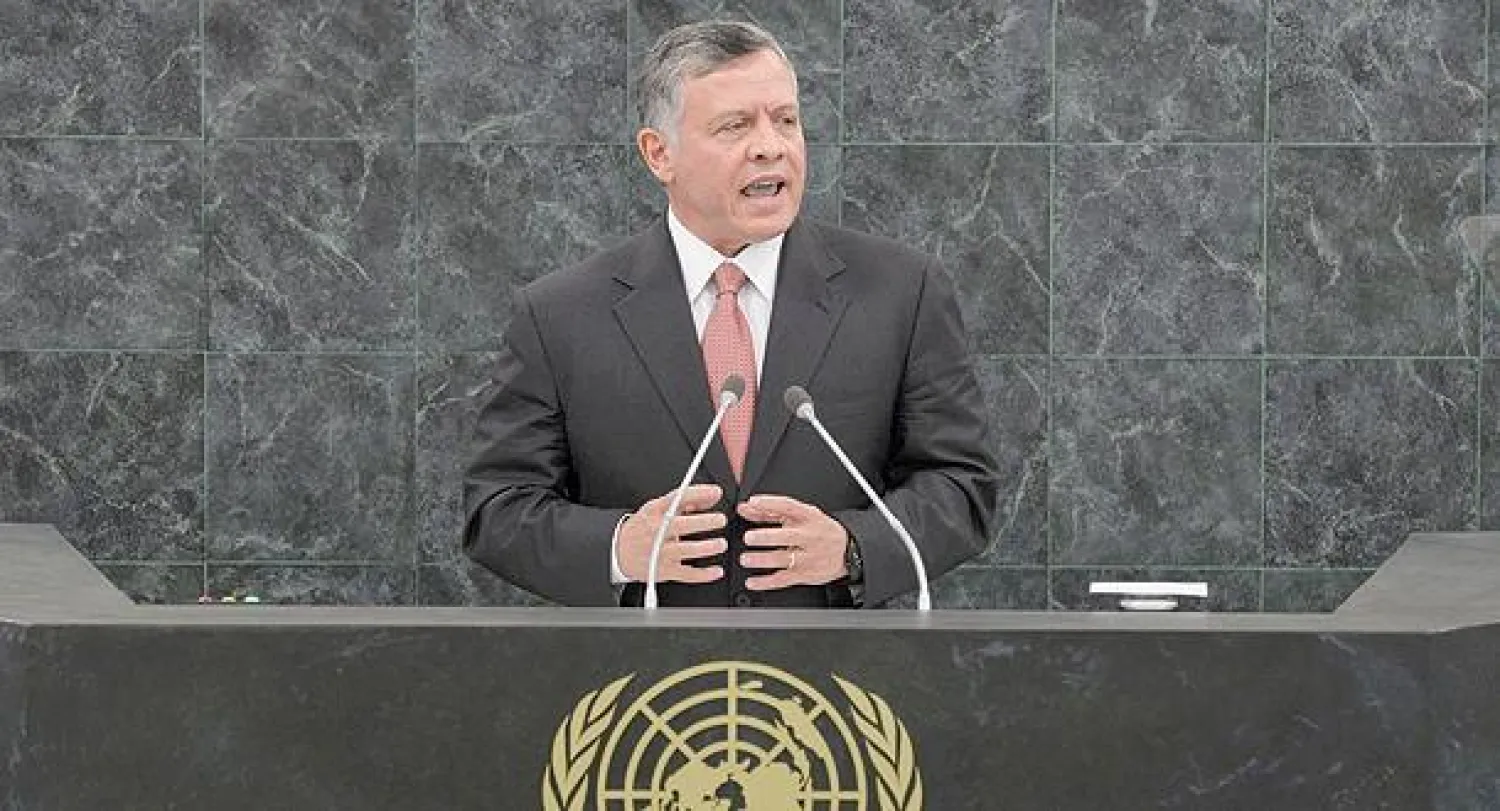 العاهل الأردني الملك عبد الله الثاني أثناء إلقائه كلمته أمام الجمعية العامة للأمم المتحدة أمس (رويترز)