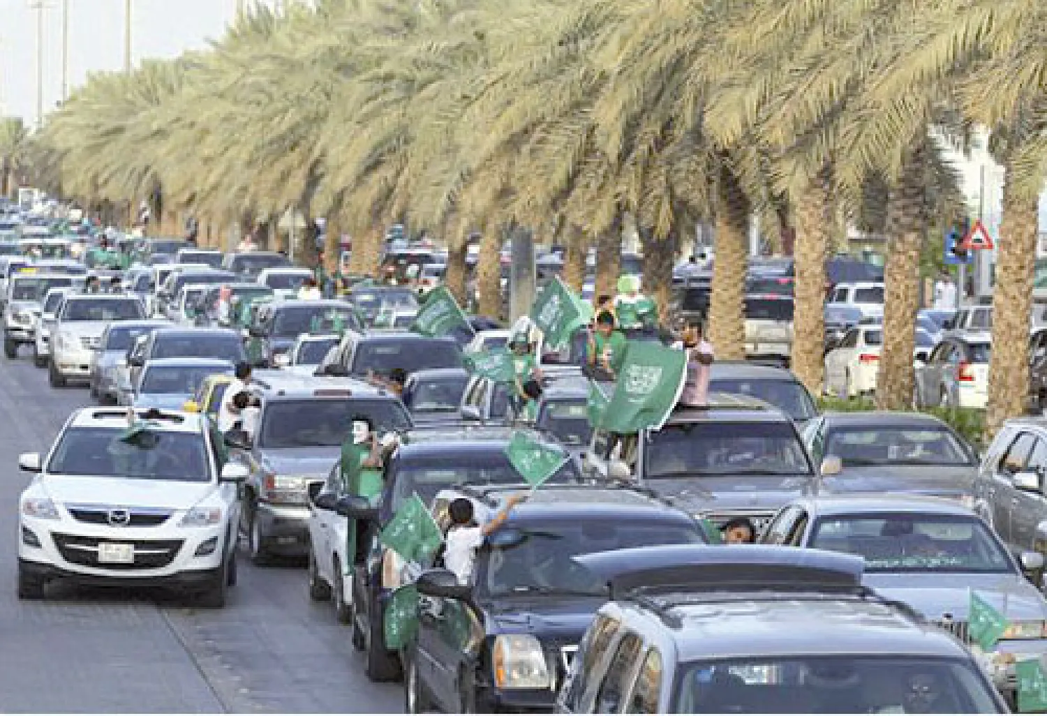 جانب من احتفالات السعوديين باليوم الوطني الثالث والثمانين في العاصمة الرياض أمس (رويترز)