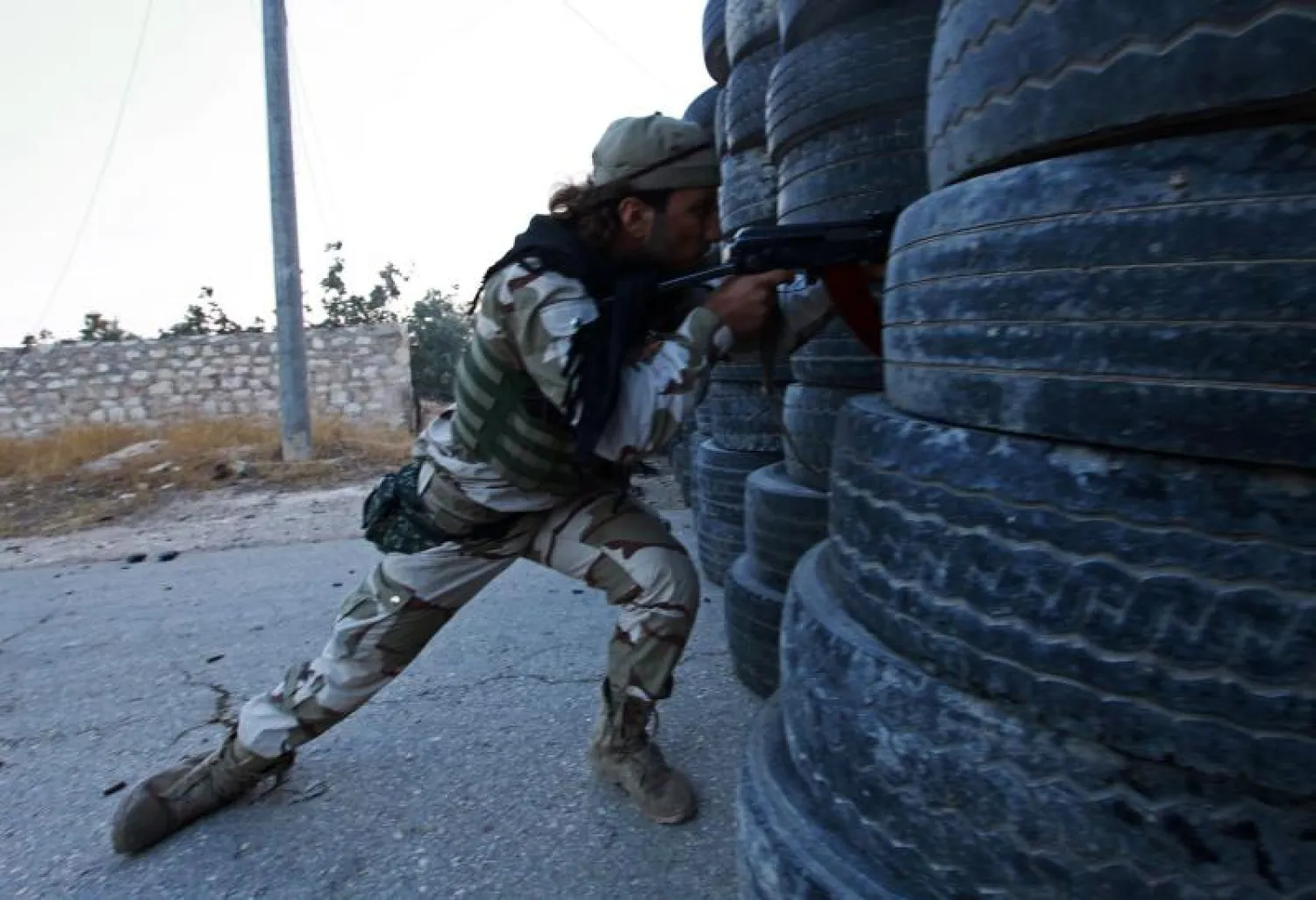 13 فصيلا مقاتلا في سوريا ترفض العمل تحت مظلة ائتلاف المعارضة