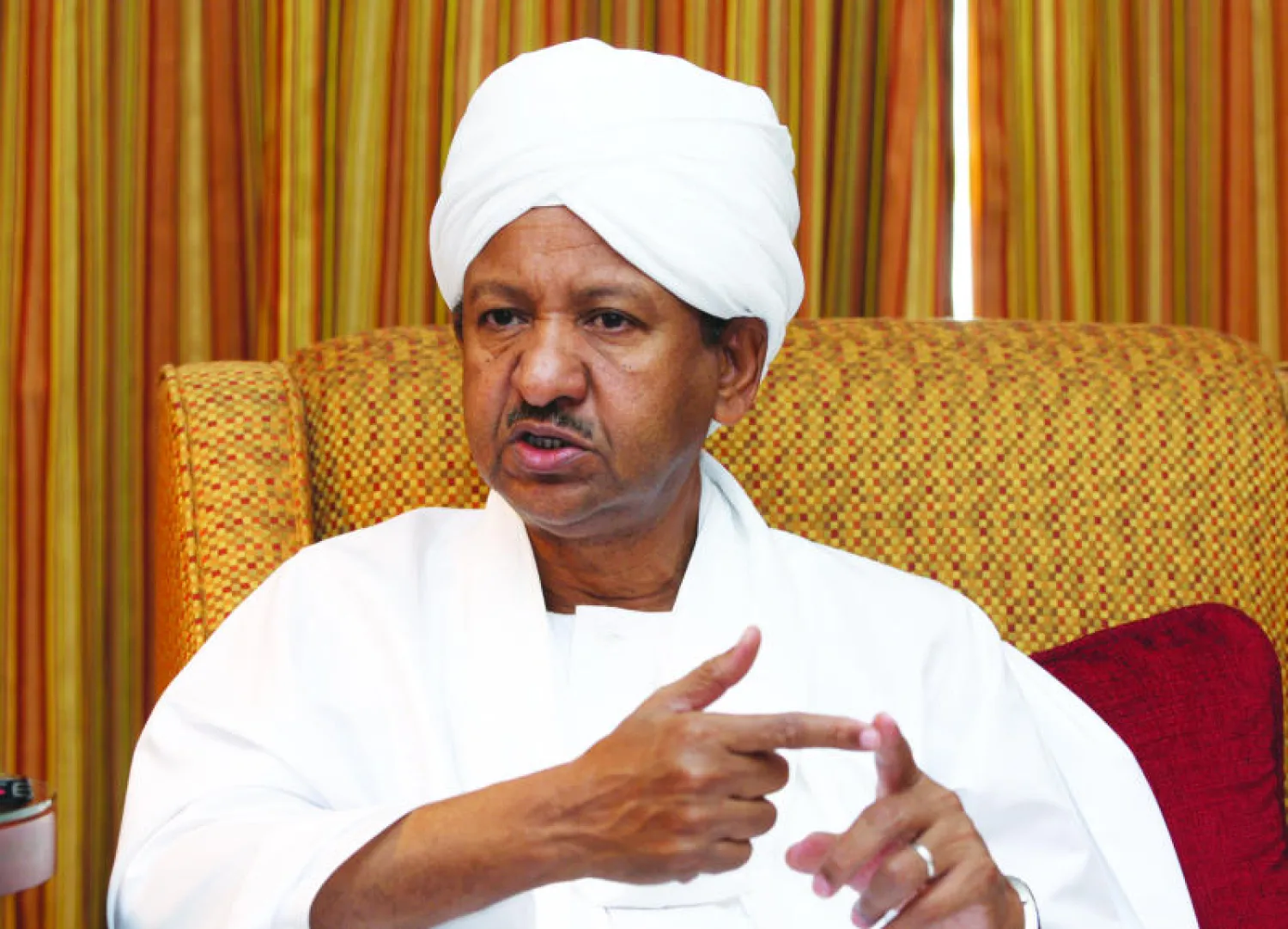 وزير الاستثمار السوداني: رفع الدعم عن المحروقات يستهدف بناء اقتصاد يشجع الاستثمار
