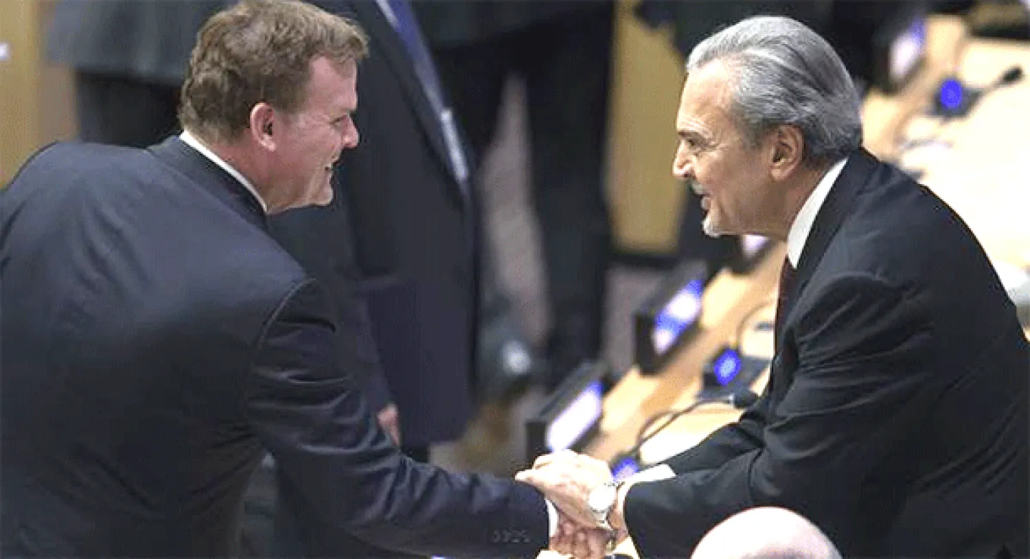 وزير الخارجية الكندي جون بيرد يصافح الأمير سعود الفيصل وزير الخارجية السعودي بعد إلقاء كلمته أمام الجمعية العامة للأمم المتحدة (رويترز)