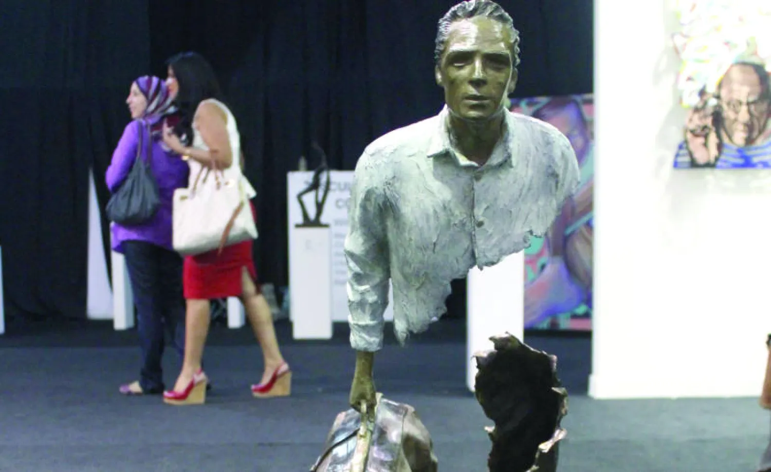 منحوتة للفنان برونو كاتالانو (تصوير: سدير عبد الهادي)