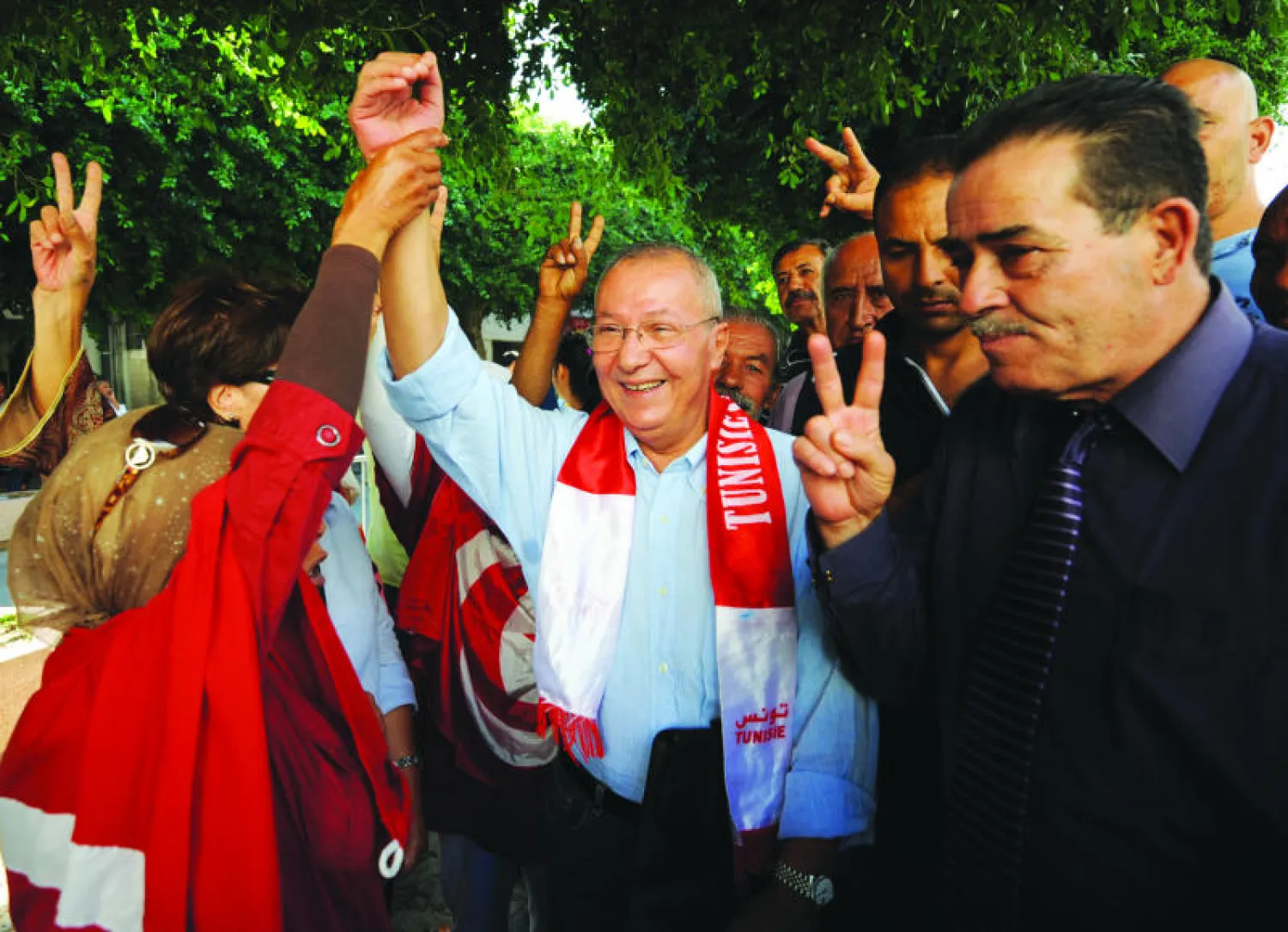 اتفاق بين الحكومة والمعارضة في تونس على عقد جلسة أولى للحوار تحت إشراف الرؤساء الثلاثة