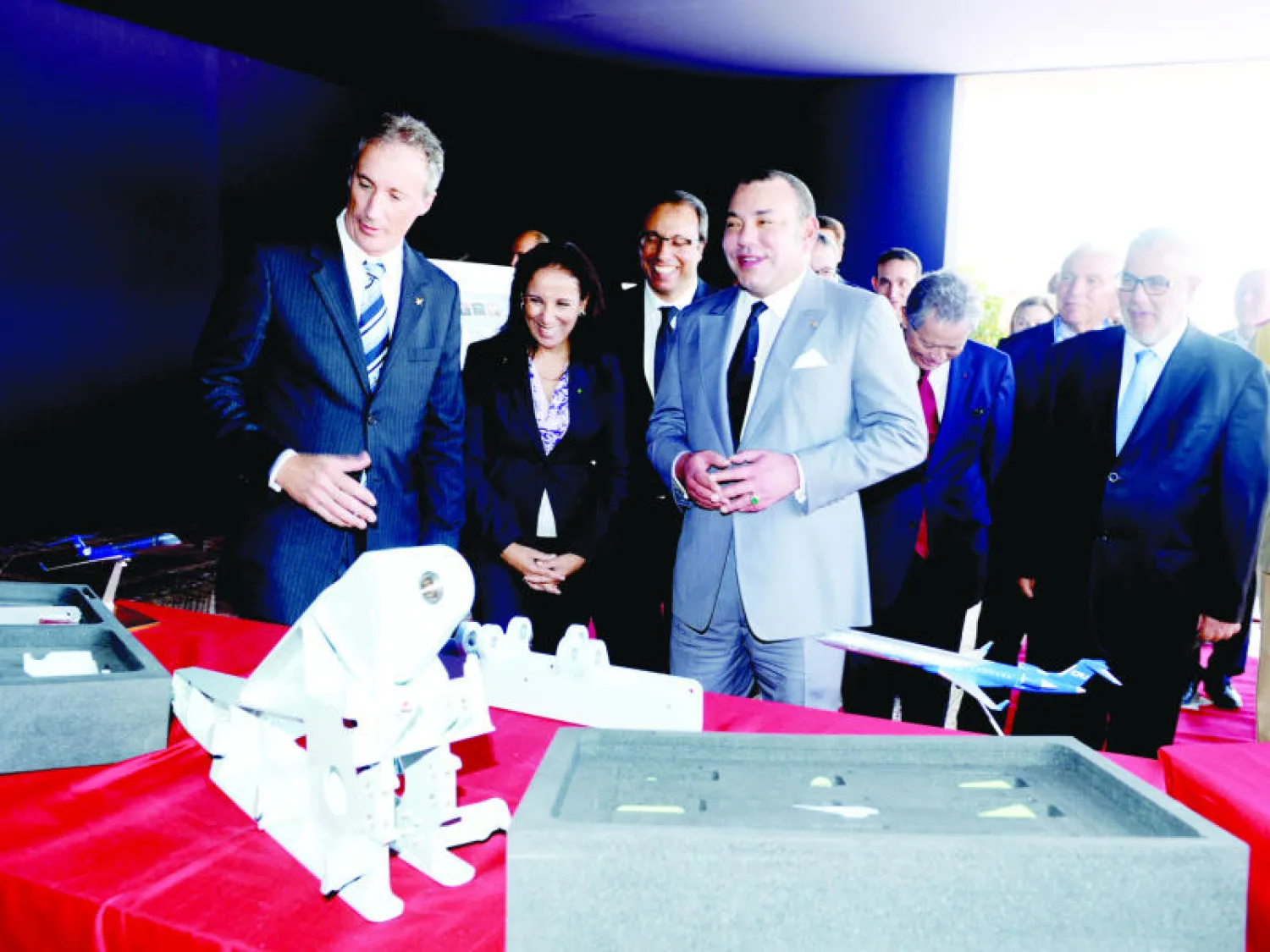 العاهل المغربي يدشن منطقة حرة لصناعات الطائرات والفضاء بالدار البيضاء