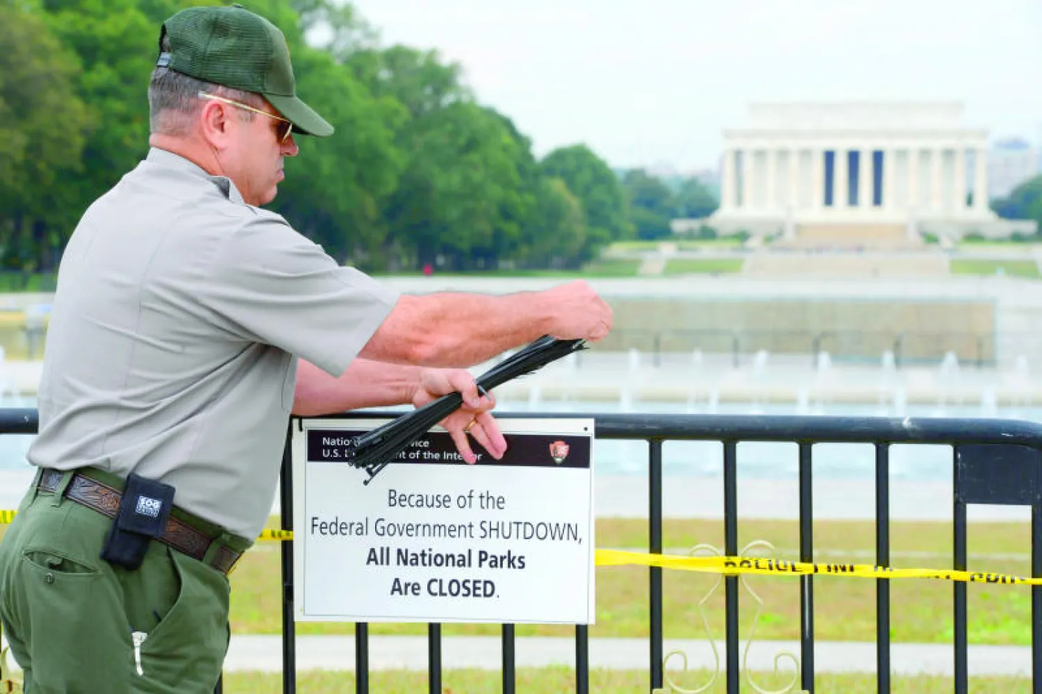 شلل في نشاطات الحكومة الأميركية بسبب خلافات الكونغرس حول الرعاية الصحية