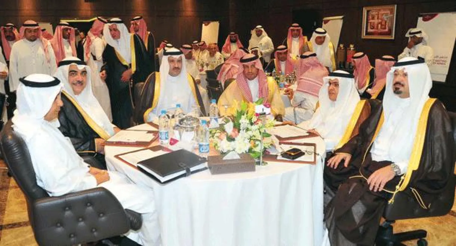 الأمير فيصل بن سلمان بن عبد العزيز لدى تدشينه ورشة عمل زيادة تفعيل المبادرات الوطنية في منطقة المدينة المنورة أمس (واس)