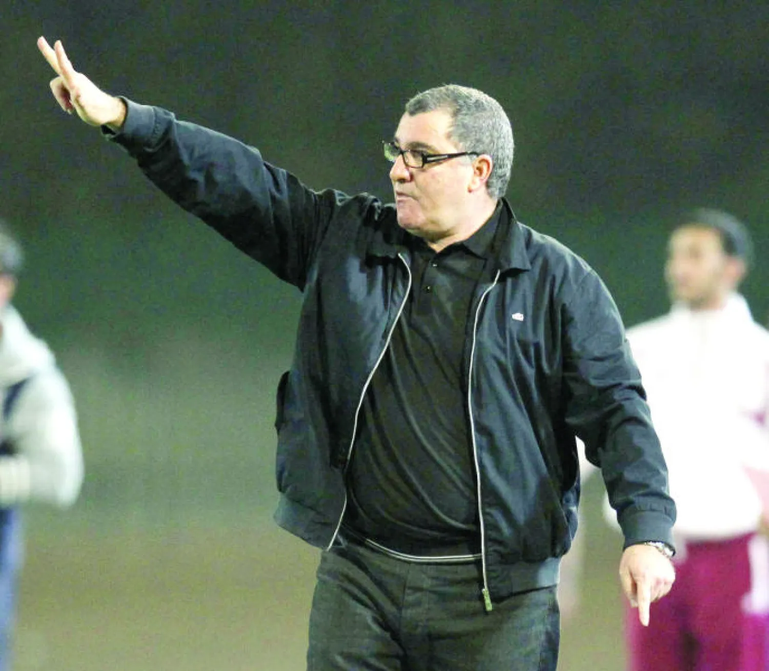 عمار السويح في طريقه لتدريب الشباب