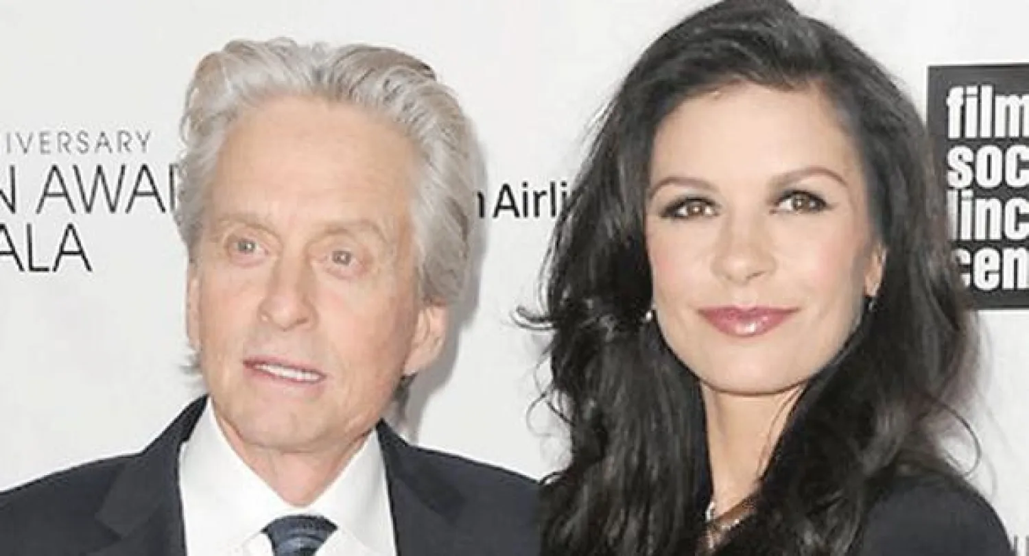 كاثرين زيتا جونز تعود لمايكل دوغلاس