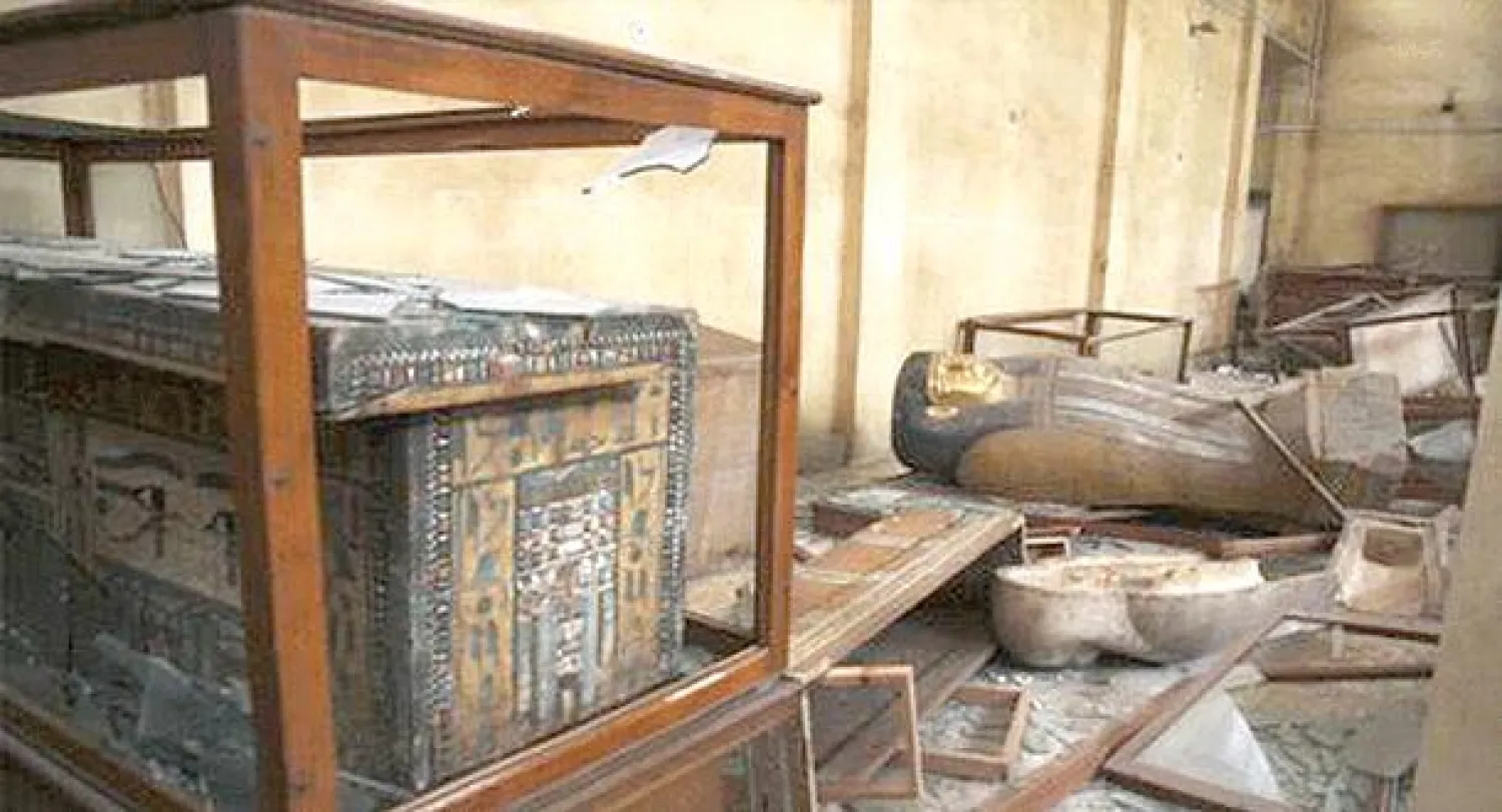 إحدى قاعات متحف ملوي بعد تعرضه للسرقة