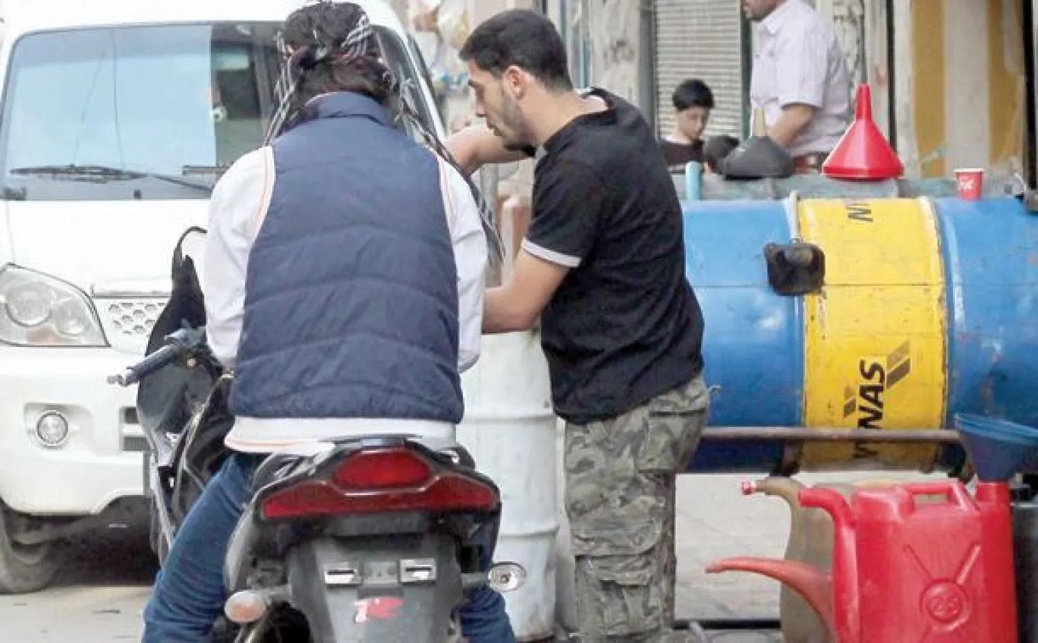 الحكومة السورية ترفع سعر البنزين وتفكر في زيادة رسوم دفن الموتى