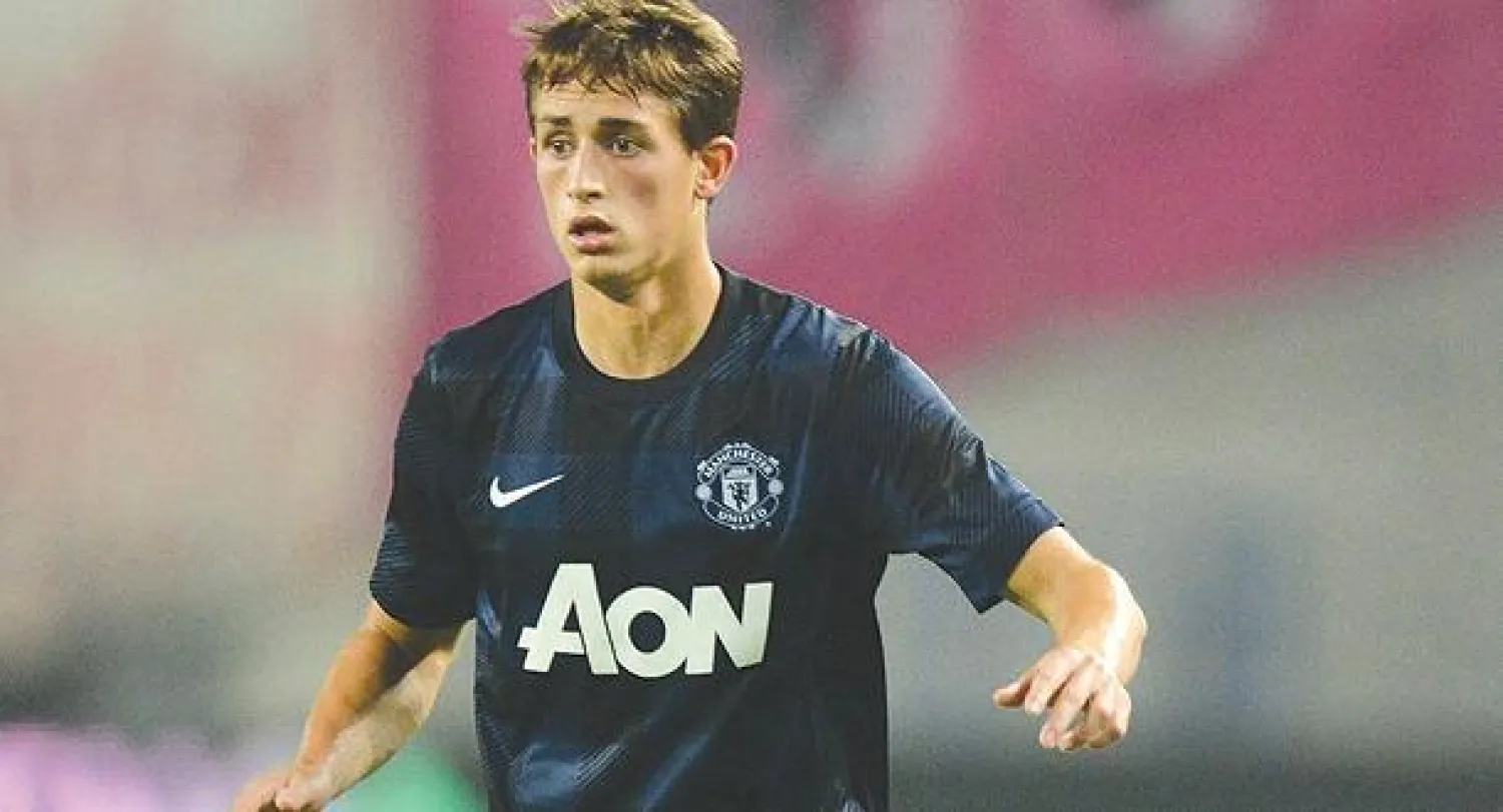 يونايتد يريد قطع الطريق  على منافسيه بتمديد عقد يانوزاي