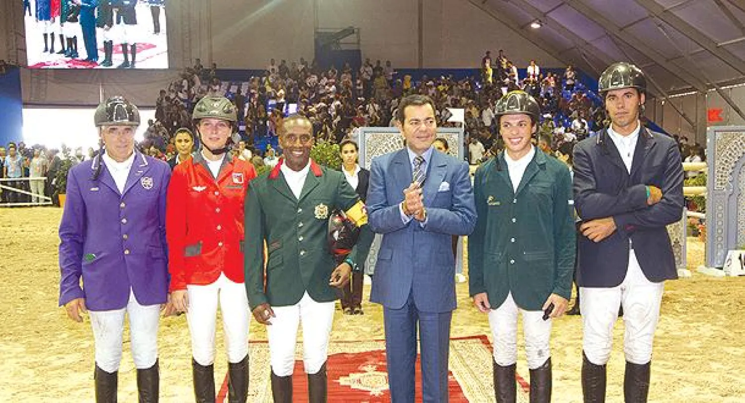 الأمير رشيد أثناء تتويج الفائزين في مسابقة الجائزة الكبرى للملك محمد السادس