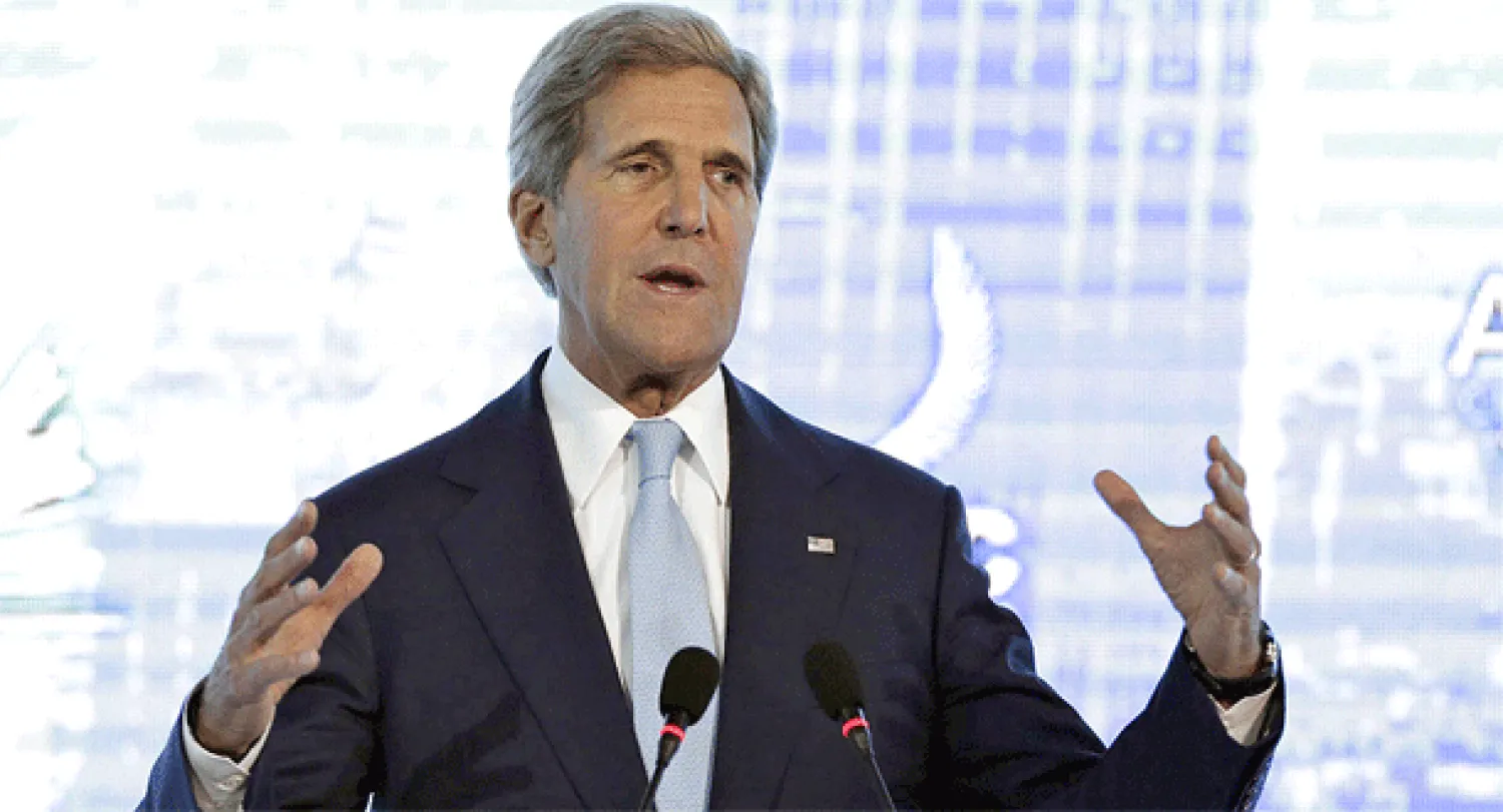 وزير الخارجية الأميركي جون كيري في كلمة له أمام منتدى التعاون الاقتصادي لآسيا والمحيط الهادي في جزيرة بالي الإندونيسية (رويترز)