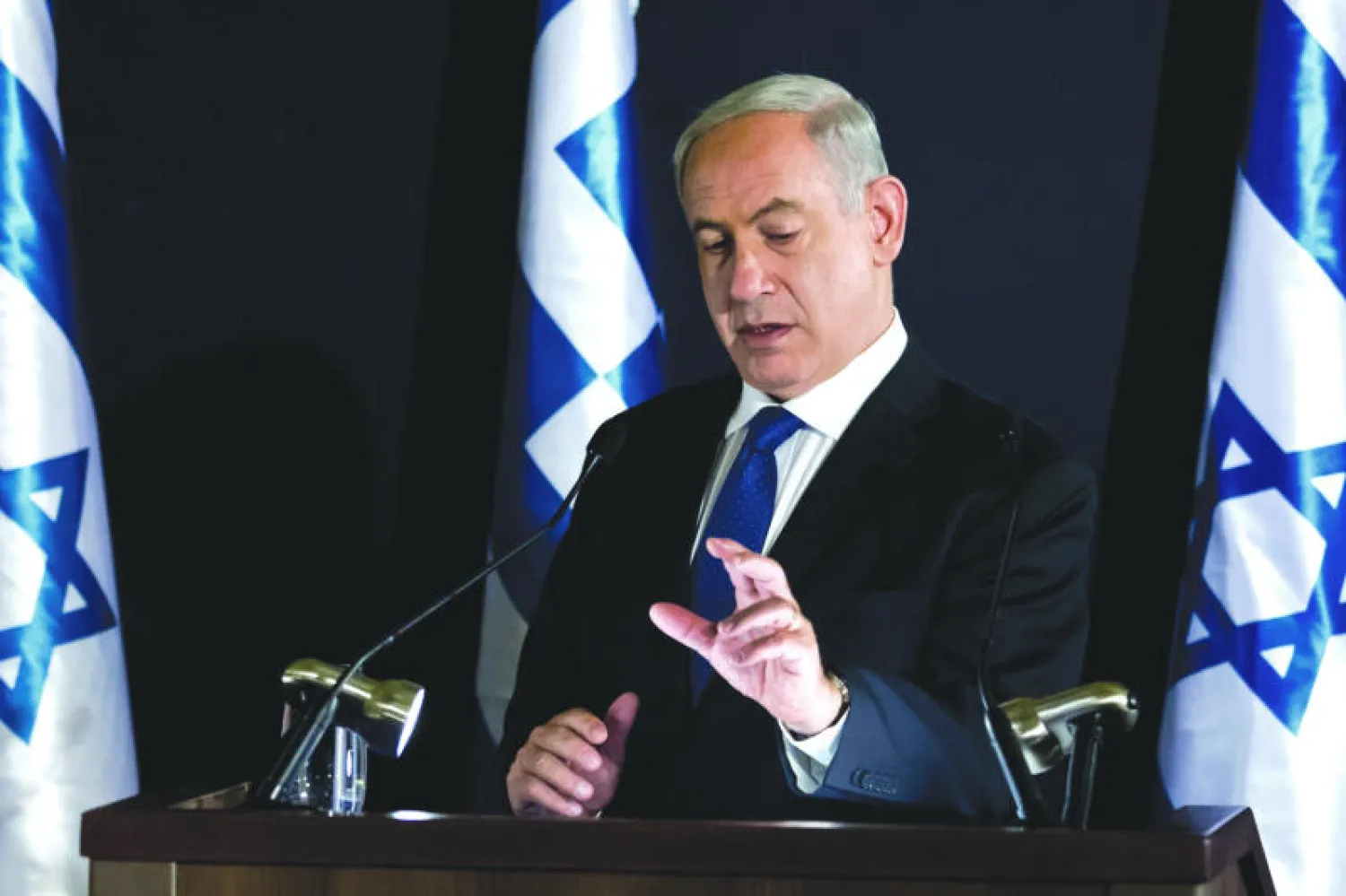 رئيس الوزراء الإسرائيلي بنيامين نتنياهو في المؤتمر الصحافي بعد لقائه نظيره اليوناني