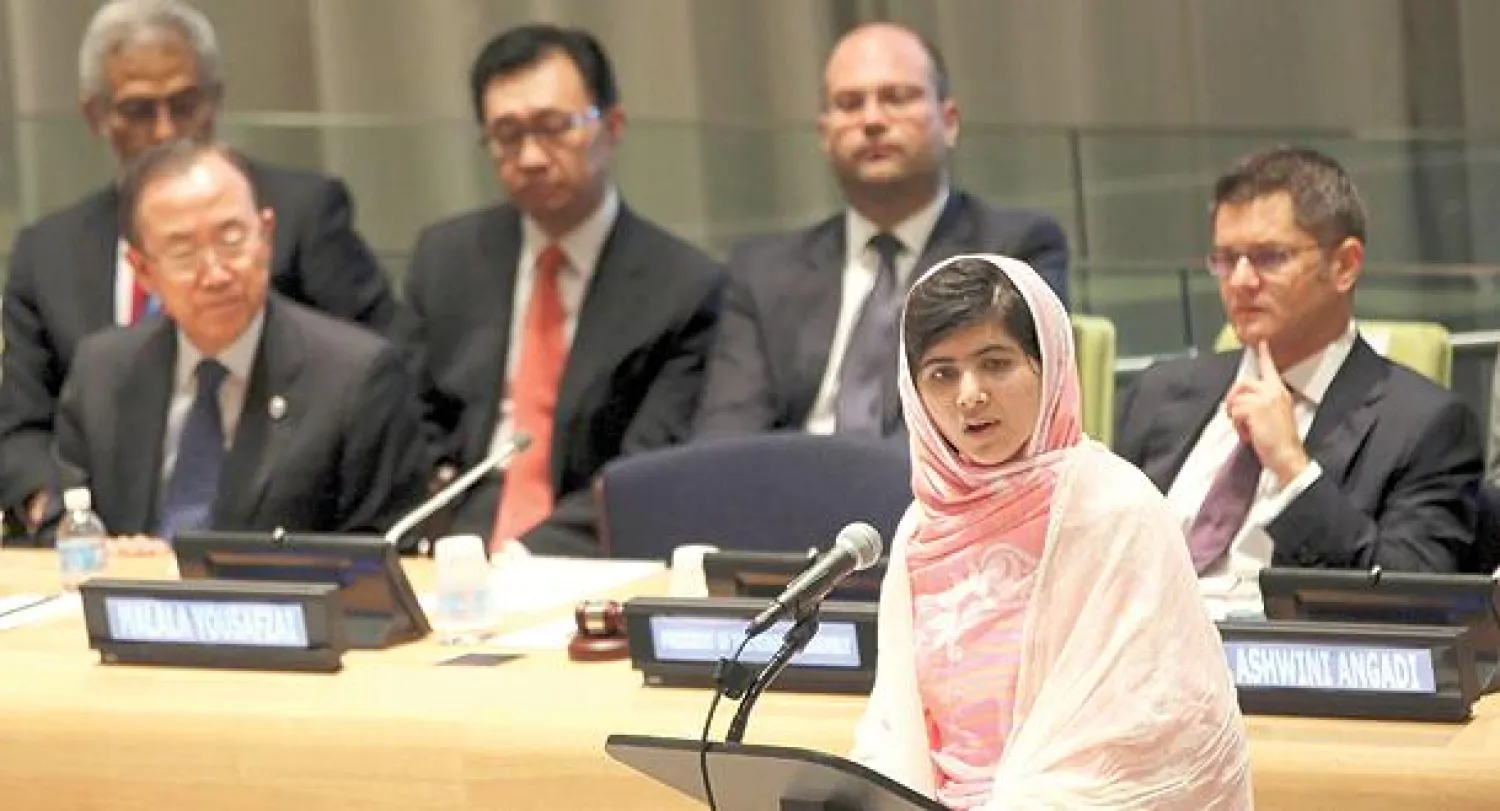 ملالا تخاطب الجمعية العامة للشباب في «يوم ملالا» بالأمم المتحدة بحضور الأمين العام بان كي مون (أ.ب)