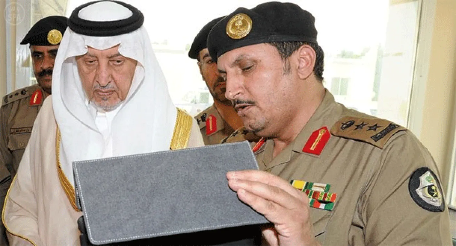 الأمير خالد الفيصل لدى تفقده ميقات قرن المنازل بمنطقة السيل الكبير (واس)