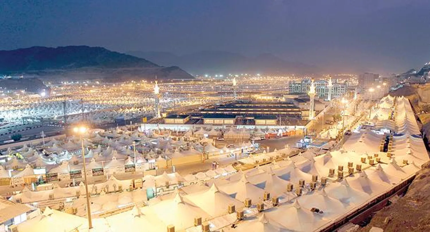 مشعر منى كما بدا لدى غروب شمس أمس (تصوير: عبد الله آل محسن)