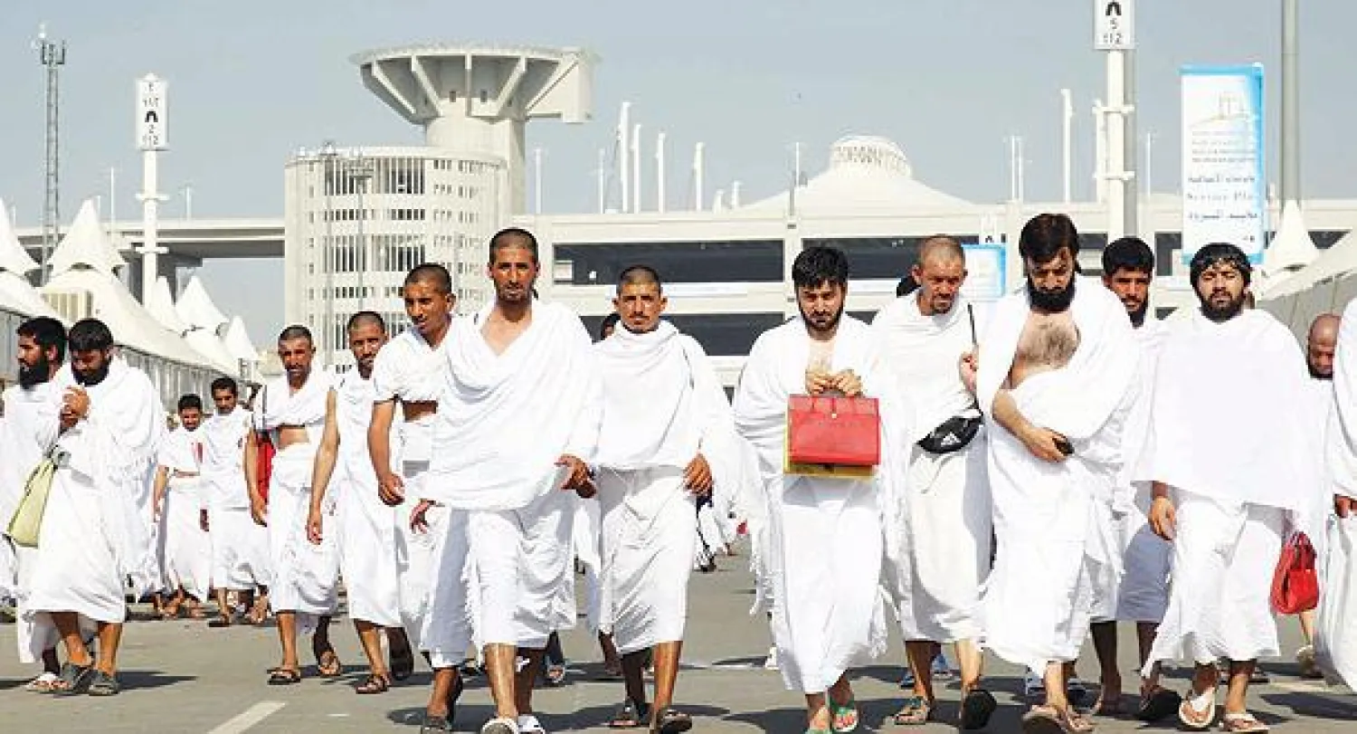 جانب من الحجاج الذين وصلوا مبكرا إلى منى (تصوير: أحمد حشاد)