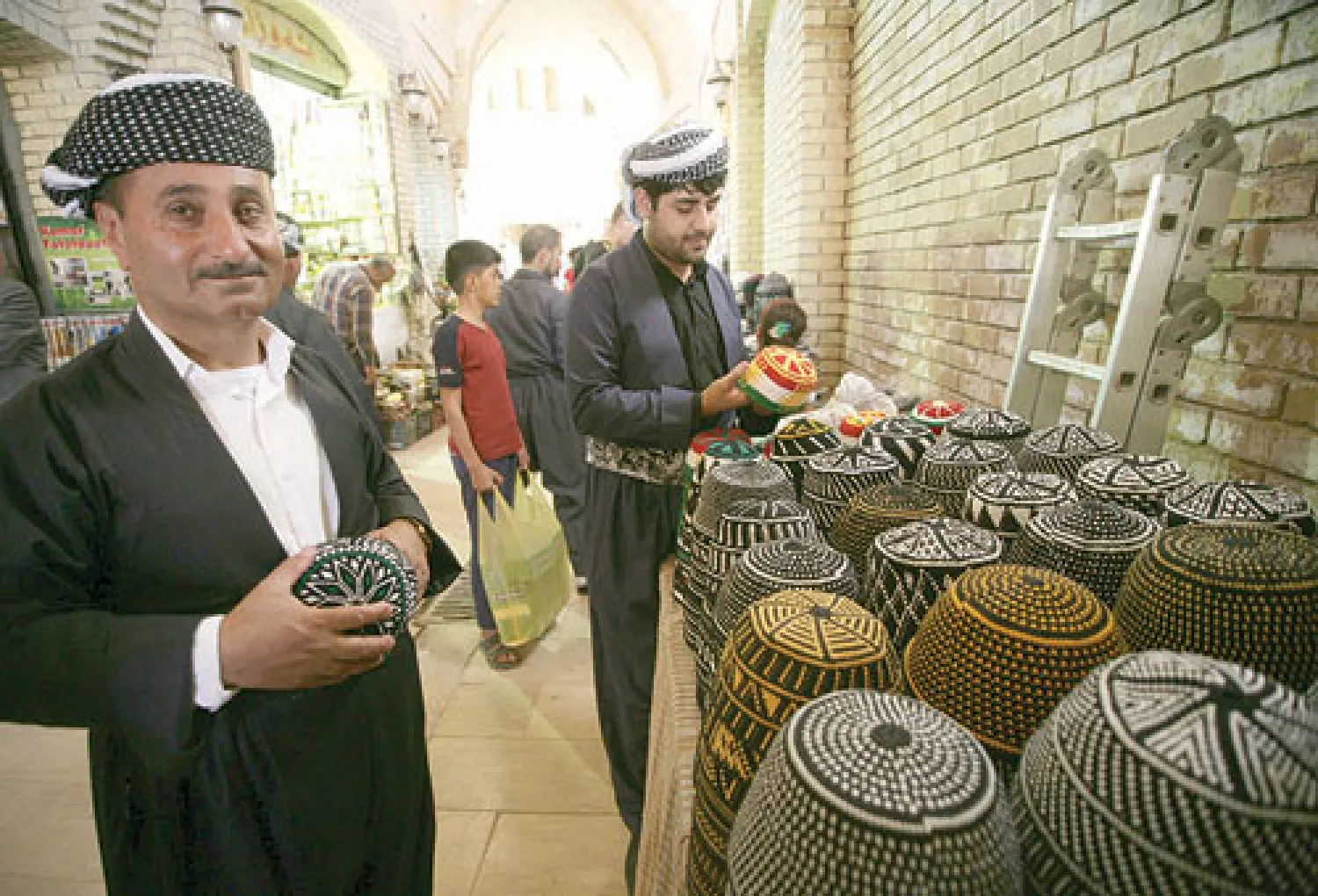 يعيش سكان أربيل إجراءات أمنية مشددة بعد الهجوم الانتحاري الذي استهدف مقر مديرية الأمن (أ.ف.ب)