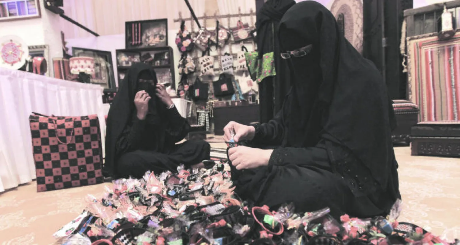 محدودية قطاع الإكسسوارات وصغر المحال يزيدان صعوبة التأنيث، وتوجه للتركيز على الأكشاك بدلا من المتاجر («الشرق الأوسط»)