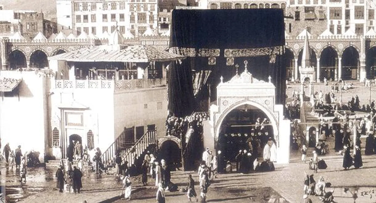 الكعبة بداية موسم الحج كما صورها محمد السعودي