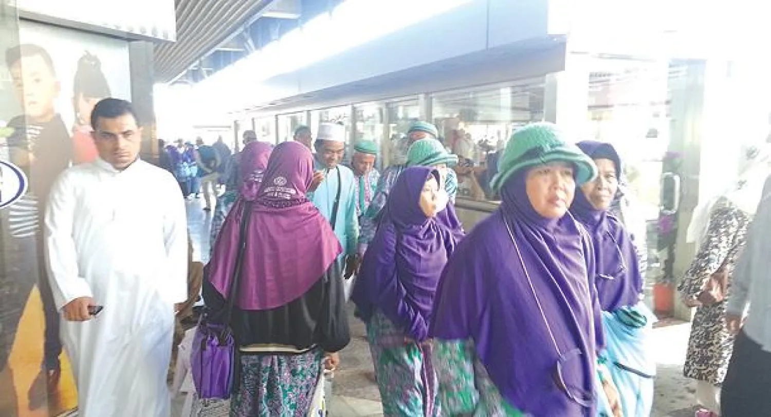 مارست بعض الفتيات ومن دون ترخيص مهنة الإرشاد في السياحة الدينية مع عدد من الحجاج وحققن نجاحا جيدا («الشرق الأوسط»)