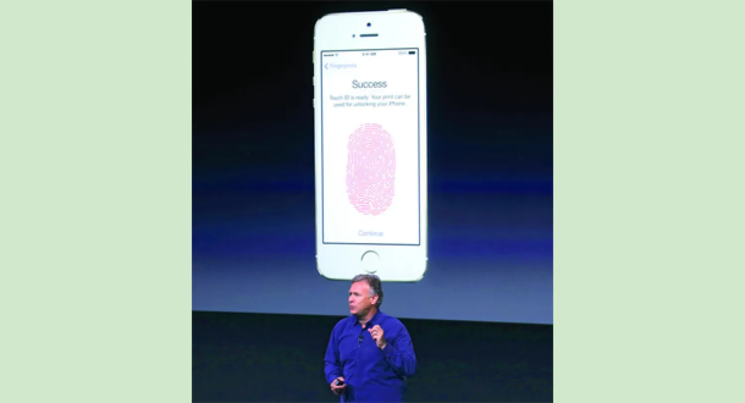 «آي فون 5» بتقنية التعرف على البصمات 