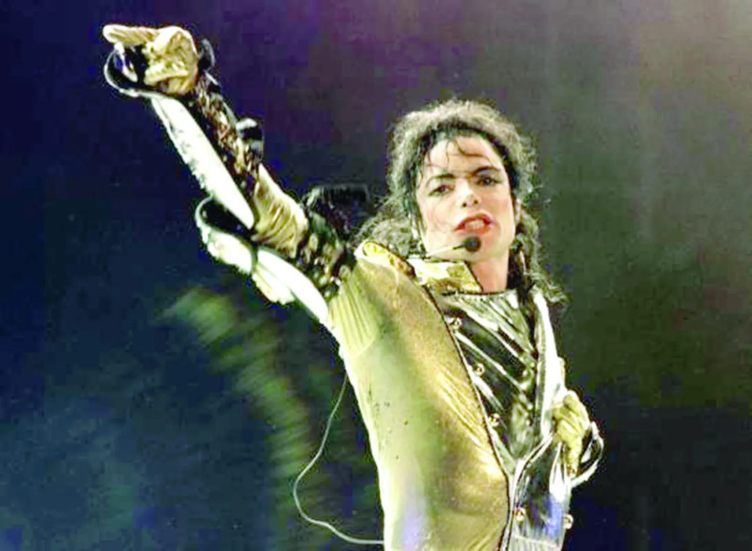 مايكل جاكسون يتربع مرة أخرى على عرش المشاهير الراحلين الأعلى دخلا