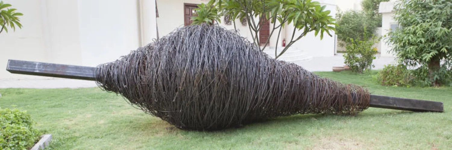 نخبة ورموز المجتمع الفني الإماراتي يشاركون في «فن أبوظبي 2013» في نسخته الخامسة